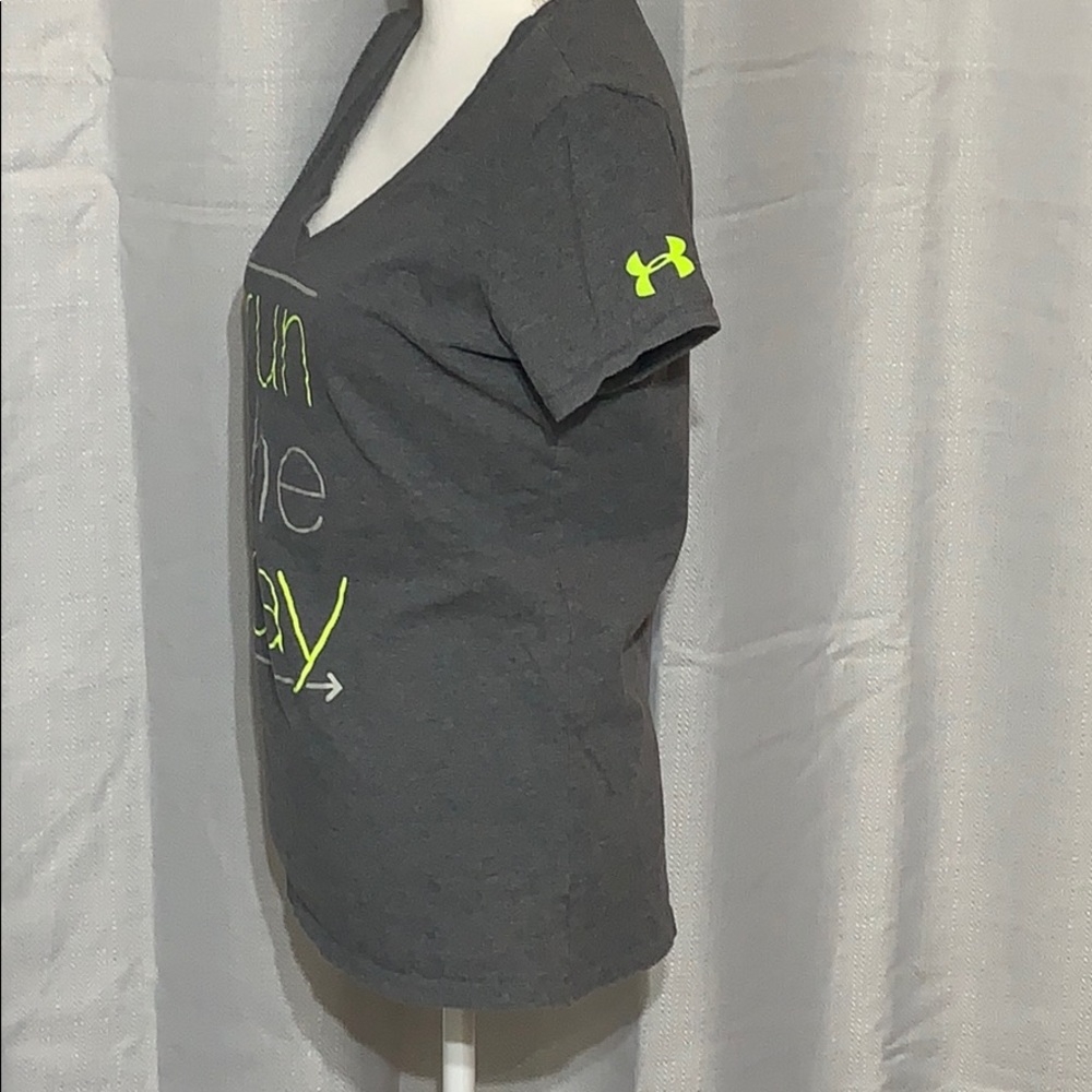 Under Armour Run the Day t shirt - Picture 3 of 6